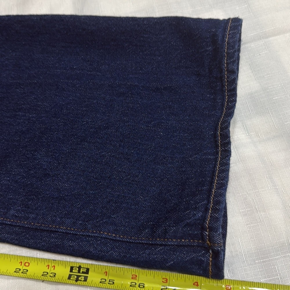 (R3) ANN TAYLOR
Wide-leg cargo jean with side pockets, size 12 P - Picture 10 of 16